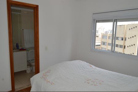 Apartamento para alugar com 205m², 3 quartos e 3 vagasSuíte 2