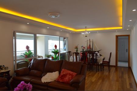 Apartamento para alugar com 205m², 3 quartos e 3 vagasSala