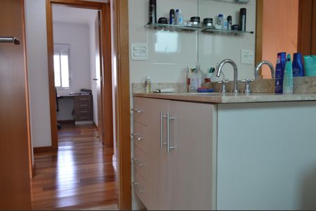 Apartamento para alugar com 205m², 3 quartos e 3 vagasBanheiro