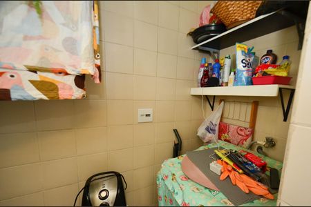 Apartamento à venda com 60m², 2 quartos e 1 vagaArea serviço