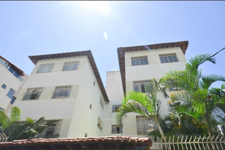 Apartamento à venda com 60m², 2 quartos e 1 vagaFachada