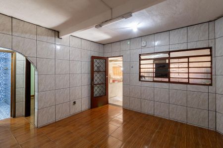 Casa à venda com 297m², 3 quartos e 2 vagas Casa à venda com 297m², 3 quartos e 2 vagasSala