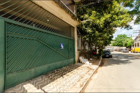 Casa à venda com 101m², 4 quartos e 2 vagas Casa à venda com 101m², 4 quartos e 2 vagasFachada