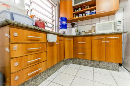 Casa à venda com 101m², 4 quartos e 2 vagas Casa à venda com 101m², 4 quartos e 2 vagasCozinha