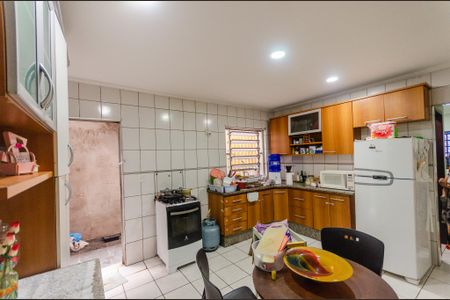 Casa à venda com 101m², 4 quartos e 2 vagas Casa à venda com 101m², 4 quartos e 2 vagasCozinha