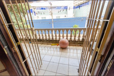 Casa à venda com 101m², 4 quartos e 2 vagas Casa à venda com 101m², 4 quartos e 2 vagasSuíte - Varanda