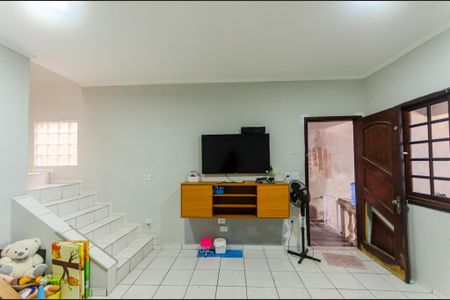 Casa à venda com 101m², 4 quartos e 2 vagas Casa à venda com 101m², 4 quartos e 2 vagasSala