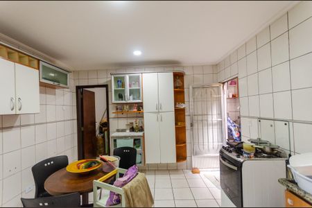Casa à venda com 101m², 4 quartos e 2 vagas Casa à venda com 101m², 4 quartos e 2 vagasCozinha