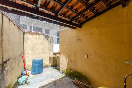 Casa à venda com 101m², 4 quartos e 2 vagas Casa à venda com 101m², 4 quartos e 2 vagasCômodo dos Fundos