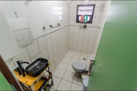 Casa à venda com 101m², 4 quartos e 2 vagas Casa à venda com 101m², 4 quartos e 2 vagasBanheiro