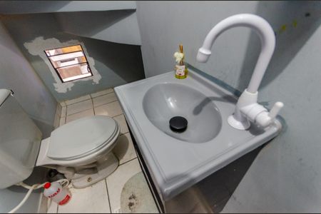 Casa à venda com 101m², 4 quartos e 2 vagas Casa à venda com 101m², 4 quartos e 2 vagasLavabo