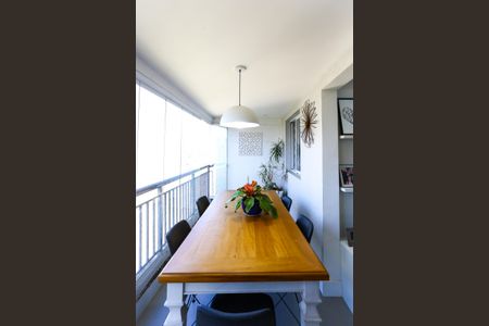 Apartamento à venda com 86m², 3 quartos e 2 vagasVaranda