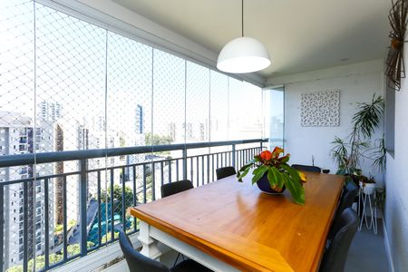 Apartamento à venda com 86m², 3 quartos e 2 vagasVaranda