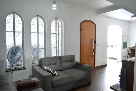 Casa à venda com 100m², 3 quartos e 1 vaga Casa à venda com 100m², 3 quartos e 1 vagaSala