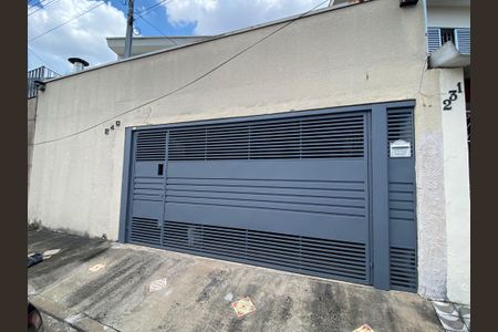 Casa à venda com 100m², 3 quartos e 1 vaga Casa à venda com 100m², 3 quartos e 1 vagaFachada