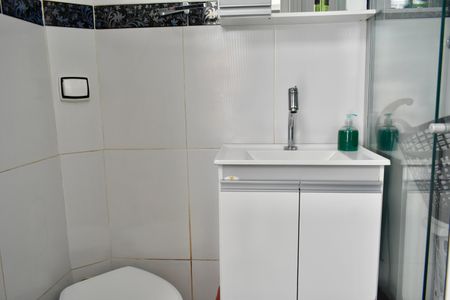 Casa à venda com 100m², 3 quartos e 1 vaga Casa à venda com 100m², 3 quartos e 1 vagaBanheiro Social 2