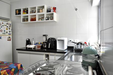 Casa à venda com 100m², 3 quartos e 1 vaga Casa à venda com 100m², 3 quartos e 1 vagaCozinha