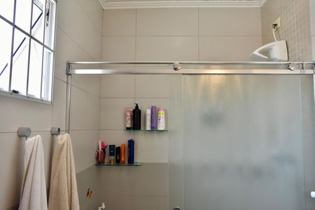 Casa à venda com 100m², 3 quartos e 1 vaga Casa à venda com 100m², 3 quartos e 1 vagaBanheiro Social 1