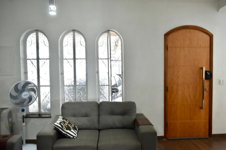 Casa à venda com 100m², 3 quartos e 1 vaga Casa à venda com 100m², 3 quartos e 1 vagaSala