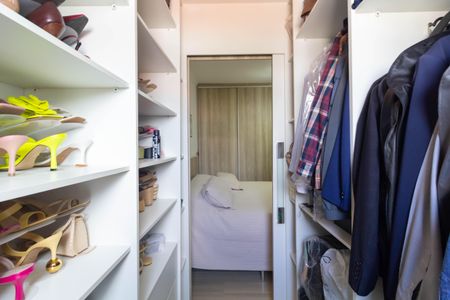 Casa à venda com 250m², 3 quartos e 10 vagas Casa à venda com 250m², 3 quartos e 10 vagasCloset