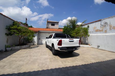Casa à venda com 250m², 3 quartos e 10 vagas Casa à venda com 250m², 3 quartos e 10 vagasGaragem