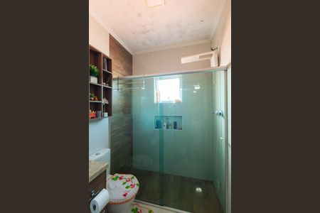 Casa à venda com 250m², 3 quartos e 10 vagas Casa à venda com 250m², 3 quartos e 10 vagasBanheiro da Suíte