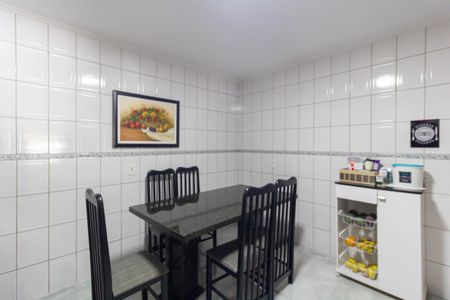 Casa à venda com 250m², 3 quartos e 10 vagas Casa à venda com 250m², 3 quartos e 10 vagasCozinha