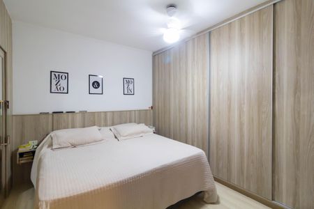 Casa à venda com 250m², 3 quartos e 10 vagas Casa à venda com 250m², 3 quartos e 10 vagasSuíte