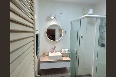 Casa de condomínio à venda com 92m², 4 quartos e 2 vagas Casa de condomínio à venda com 92m², 4 quartos e 2 vagasBanheiro