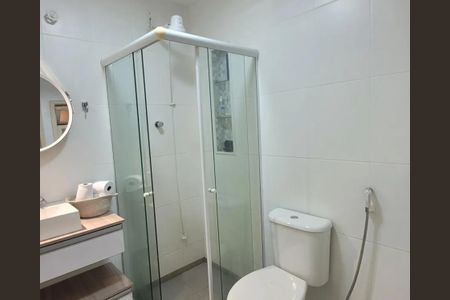 Casa de condomínio à venda com 92m², 4 quartos e 2 vagas Casa de condomínio à venda com 92m², 4 quartos e 2 vagasBanheiro