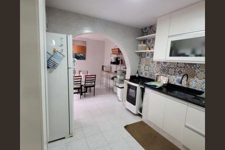 Casa de condomínio à venda com 92m², 4 quartos e 2 vagas Casa de condomínio à venda com 92m², 4 quartos e 2 vagasCozinha