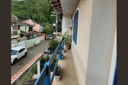 Casa de condomínio à venda com 92m², 4 quartos e 2 vagas Casa de condomínio à venda com 92m², 4 quartos e 2 vagasSacada
