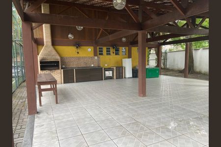 Casa de condomínio à venda com 92m², 4 quartos e 2 vagas Casa de condomínio à venda com 92m², 4 quartos e 2 vagasÁrea comum - Churrasqueira