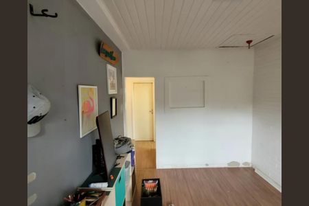 Casa de condomínio à venda com 92m², 4 quartos e 2 vagas Casa de condomínio à venda com 92m², 4 quartos e 2 vagasQuarto