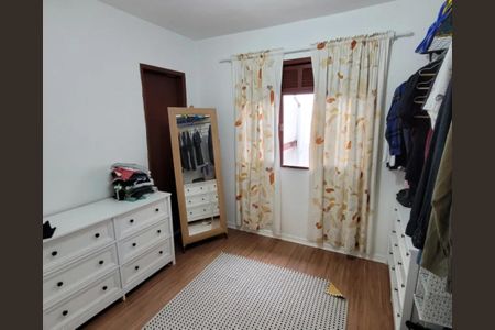 Casa de condomínio à venda com 92m², 4 quartos e 2 vagas Casa de condomínio à venda com 92m², 4 quartos e 2 vagasQuarto