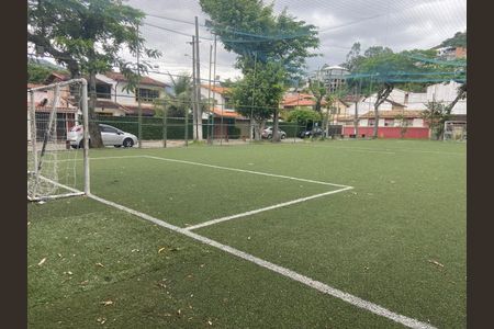 Casa de condomínio à venda com 92m², 4 quartos e 2 vagas Casa de condomínio à venda com 92m², 4 quartos e 2 vagasQuadra