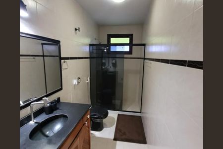 Casa de condomínio à venda com 92m², 4 quartos e 2 vagas Casa de condomínio à venda com 92m², 4 quartos e 2 vagasBanheiro