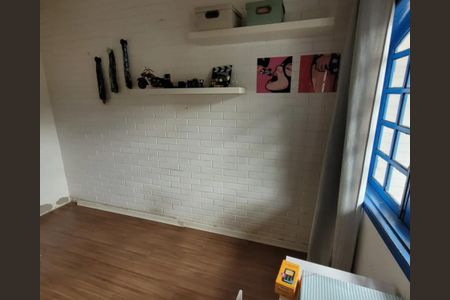 Casa de condomínio à venda com 92m², 4 quartos e 2 vagas Casa de condomínio à venda com 92m², 4 quartos e 2 vagasQuarto