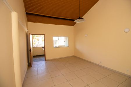 Casa de condomínio para alugar com 120m², 2 quartos e 1 vagaSala