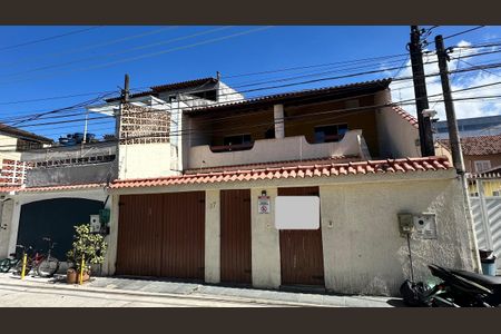 Casa de condomínio para alugar com 120m², 2 quartos e 1 vagaFachada