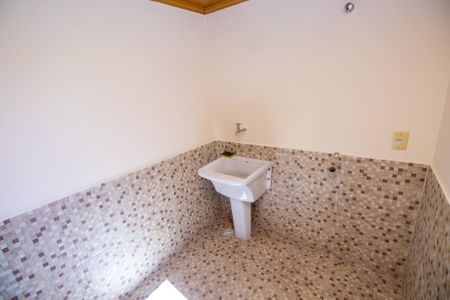 Casa de condomínio para alugar com 120m², 2 quartos e 1 vagaÁrea de Serviço