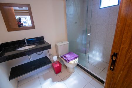 Casa de condomínio para alugar com 120m², 2 quartos e 1 vagaBanheiro quarto 2