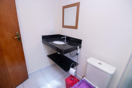 Casa de condomínio para alugar com 120m², 2 quartos e 1 vagaBanheiro quarto 2