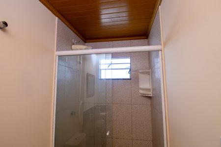 Casa de condomínio para alugar com 120m², 2 quartos e 1 vagaBanheiro quarto 1