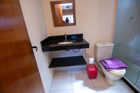 Casa de condomínio para alugar com 120m², 2 quartos e 1 vagaBanheiro quarto 2