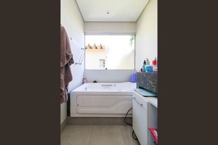 Casa à venda com 164m², 3 quartos e 2 vagasSuíte - Banheiro