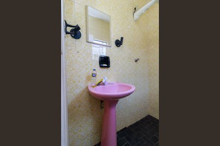 Casa à venda com 164m², 3 quartos e 2 vagasEdícula - Banheiro 2