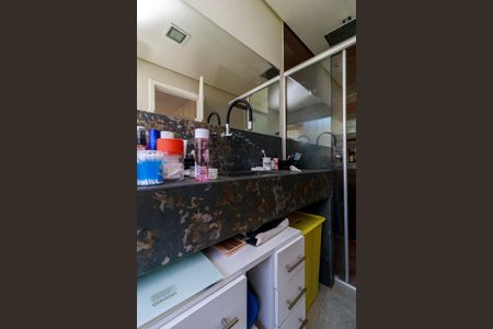 Casa à venda com 164m², 3 quartos e 2 vagasSuíte - Banheiro