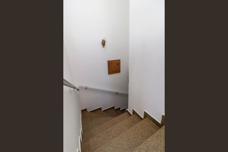 Casa à venda com 164m², 3 quartos e 2 vagasEscada