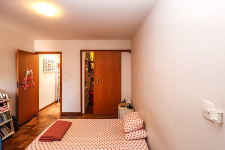 Casa à venda com 110m², 2 quartos e 2 vagasSuíte 2